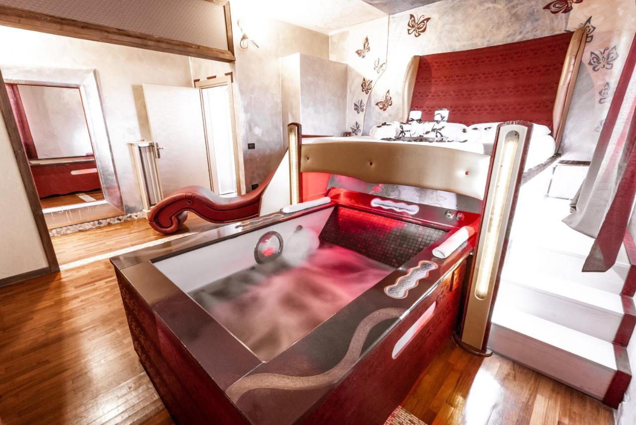 Bed & Breakfast Il Nido D'Amore - Lorenzana Colombaie Lorenzana