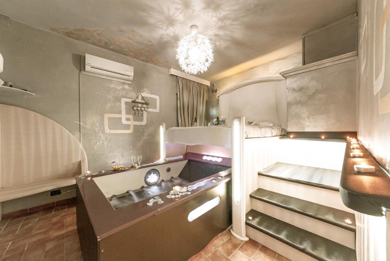 Il Nido D'Amore - Lorenzana Colombaie Bed & Breakfast Lorenzana