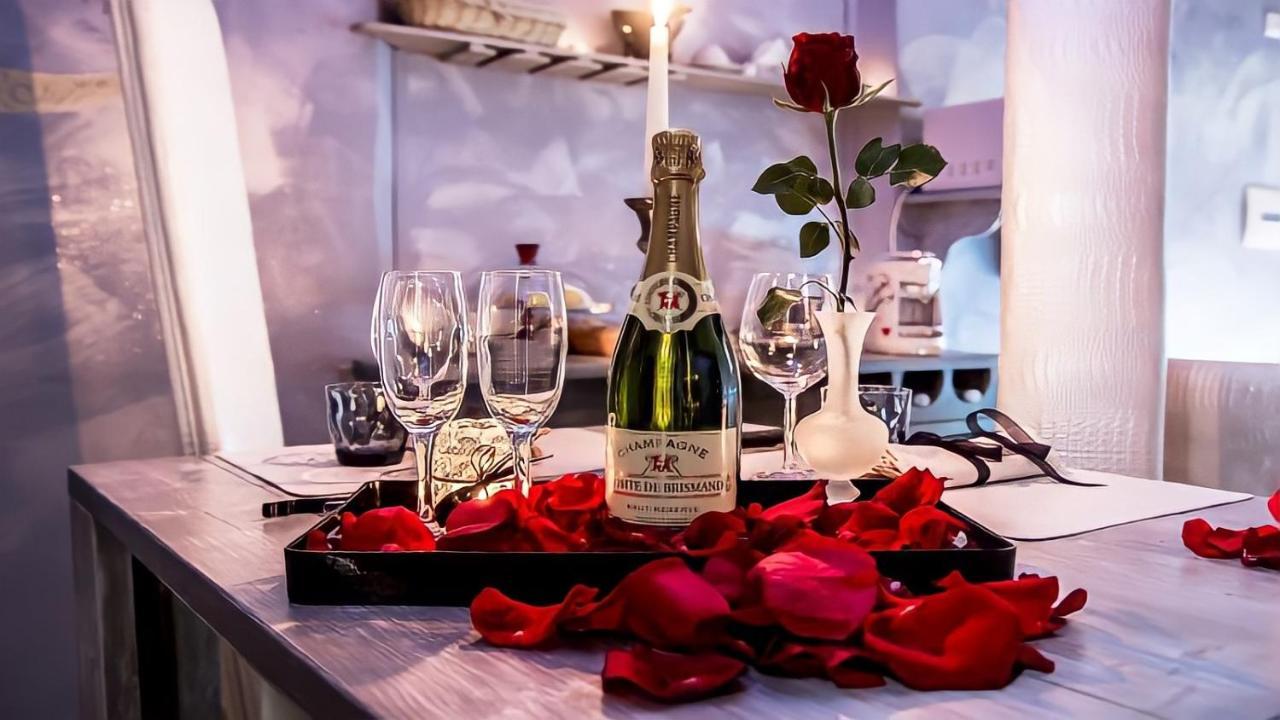 Il Nido D'Amore - Lorenzana Colombaie Bed & Breakfast *