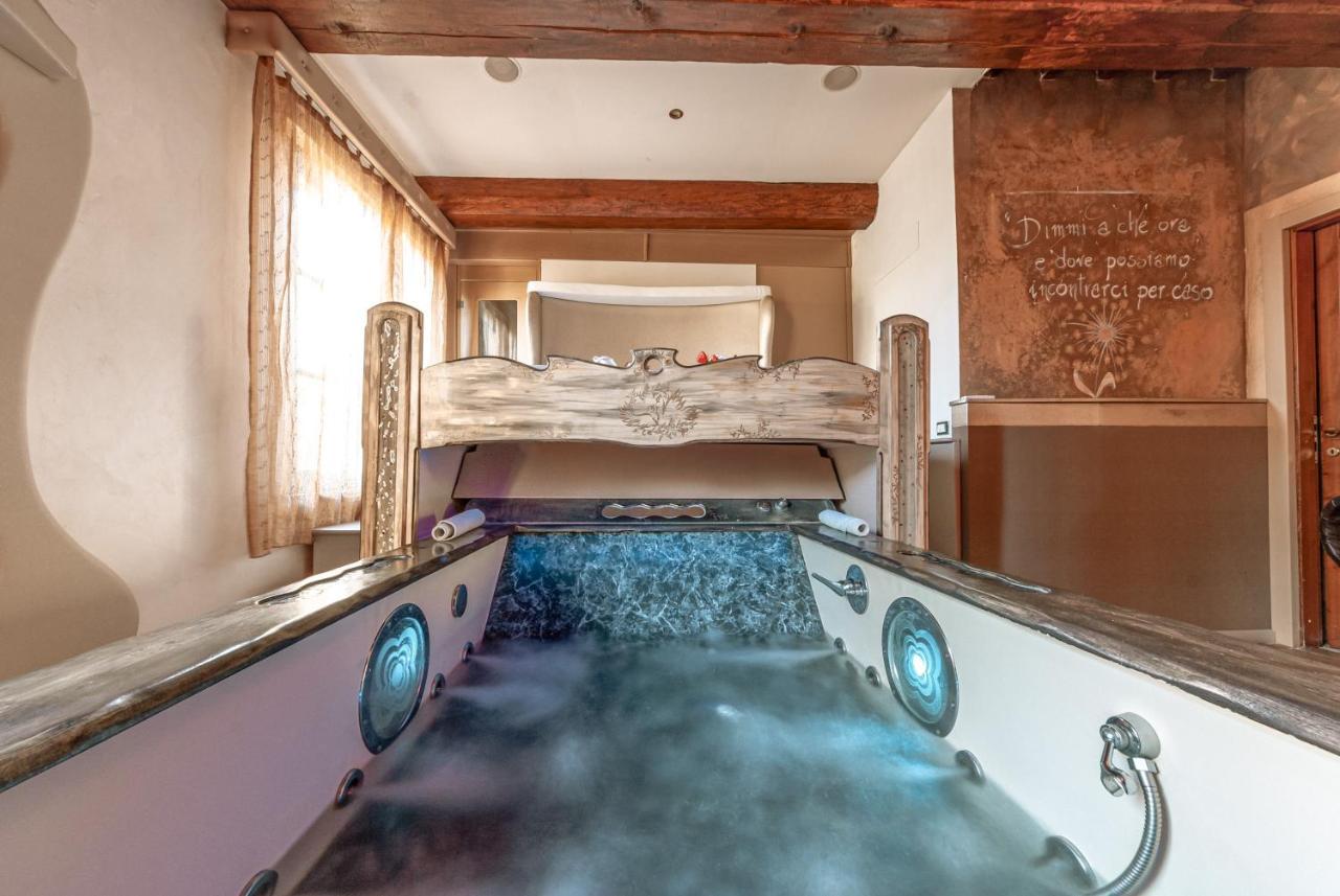 Bed & Breakfast Il Nido D'Amore - Lorenzana Colombaie Lorenzana