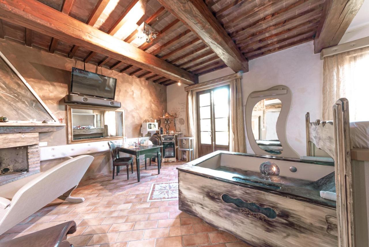 Bed & Breakfast Il Nido D'Amore - Lorenzana Colombaie
