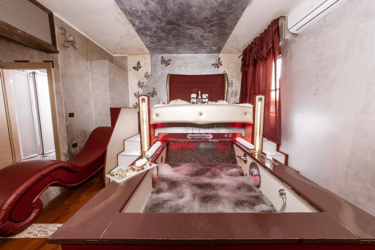Bed & Breakfast Il Nido D'Amore - Lorenzana Colombaie *