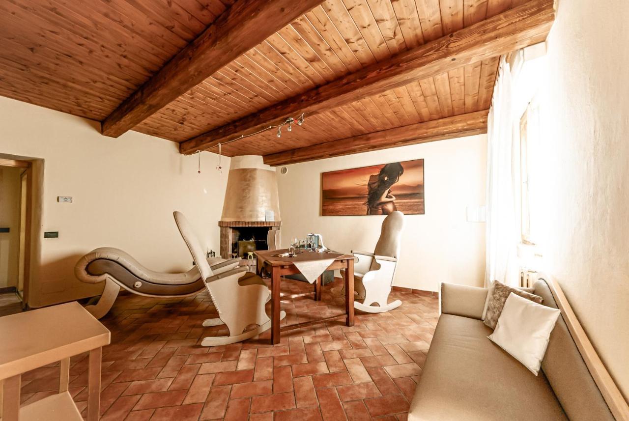 Bed & Breakfast Il Nido D'Amore - Lorenzana Colombaie *